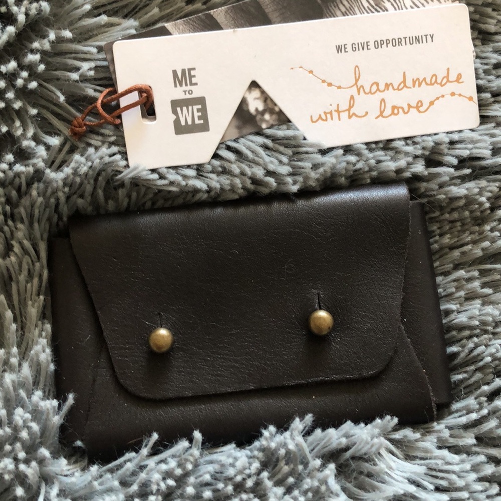 Me to We genuine leather card holder